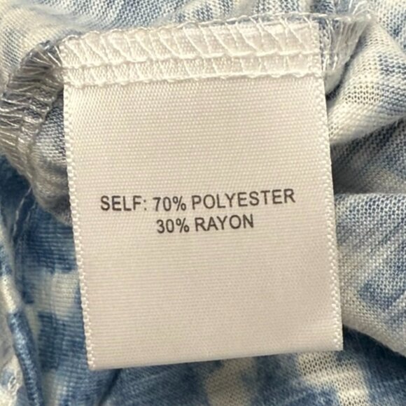 Women's 1X blue and ivory short sleeve shirt with pin tucks and buttons on front - Picture 12 of 12